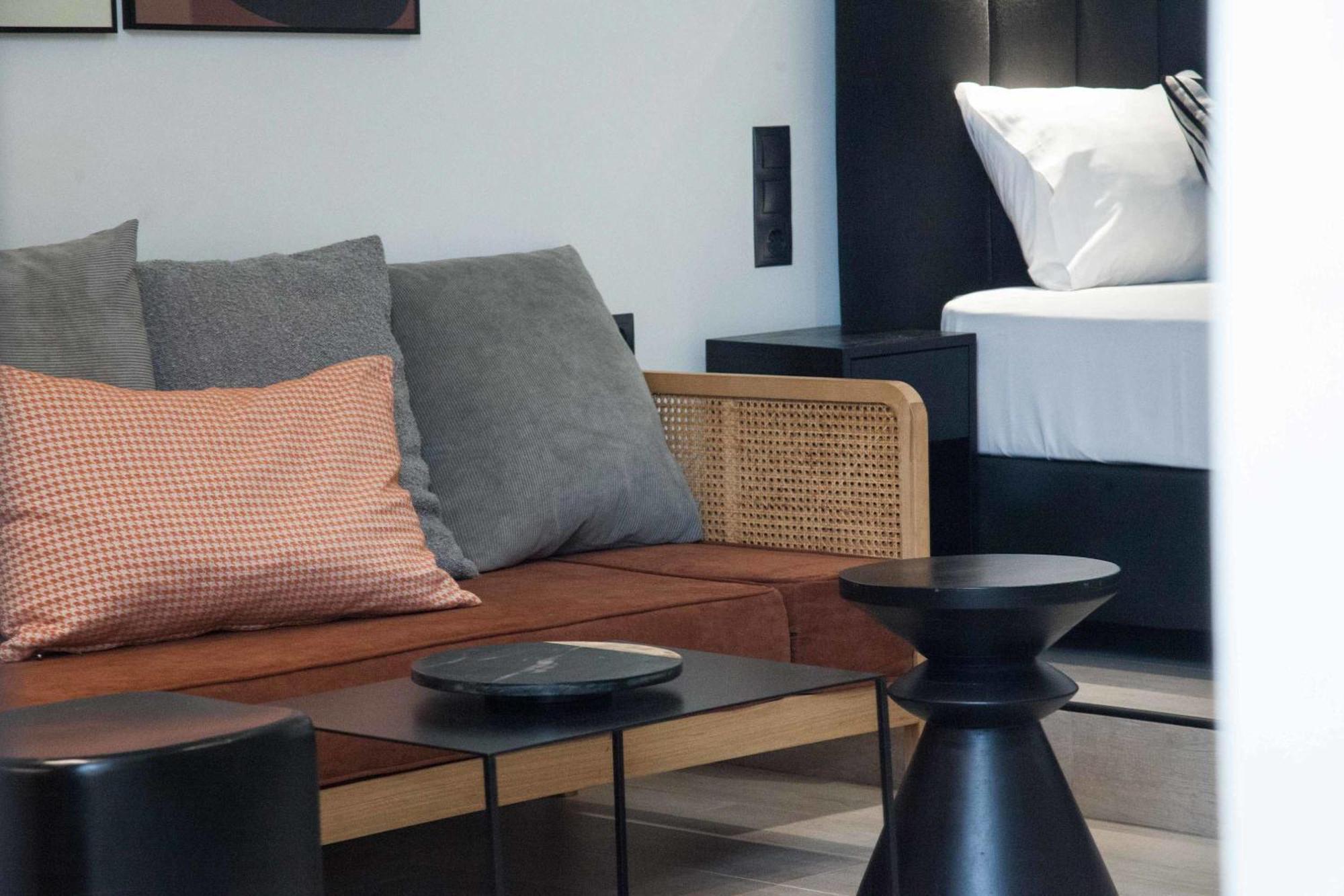 Lovely Brand New Near Victoria Metro * Ateny