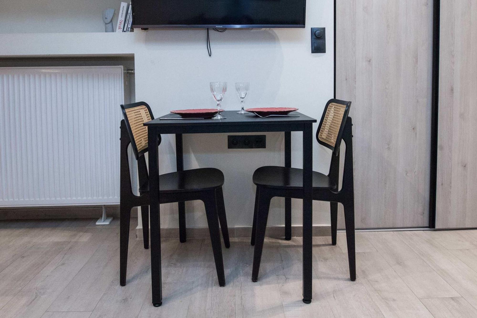 Apartament Lovely Brand New Near Victoria Metro Ateny