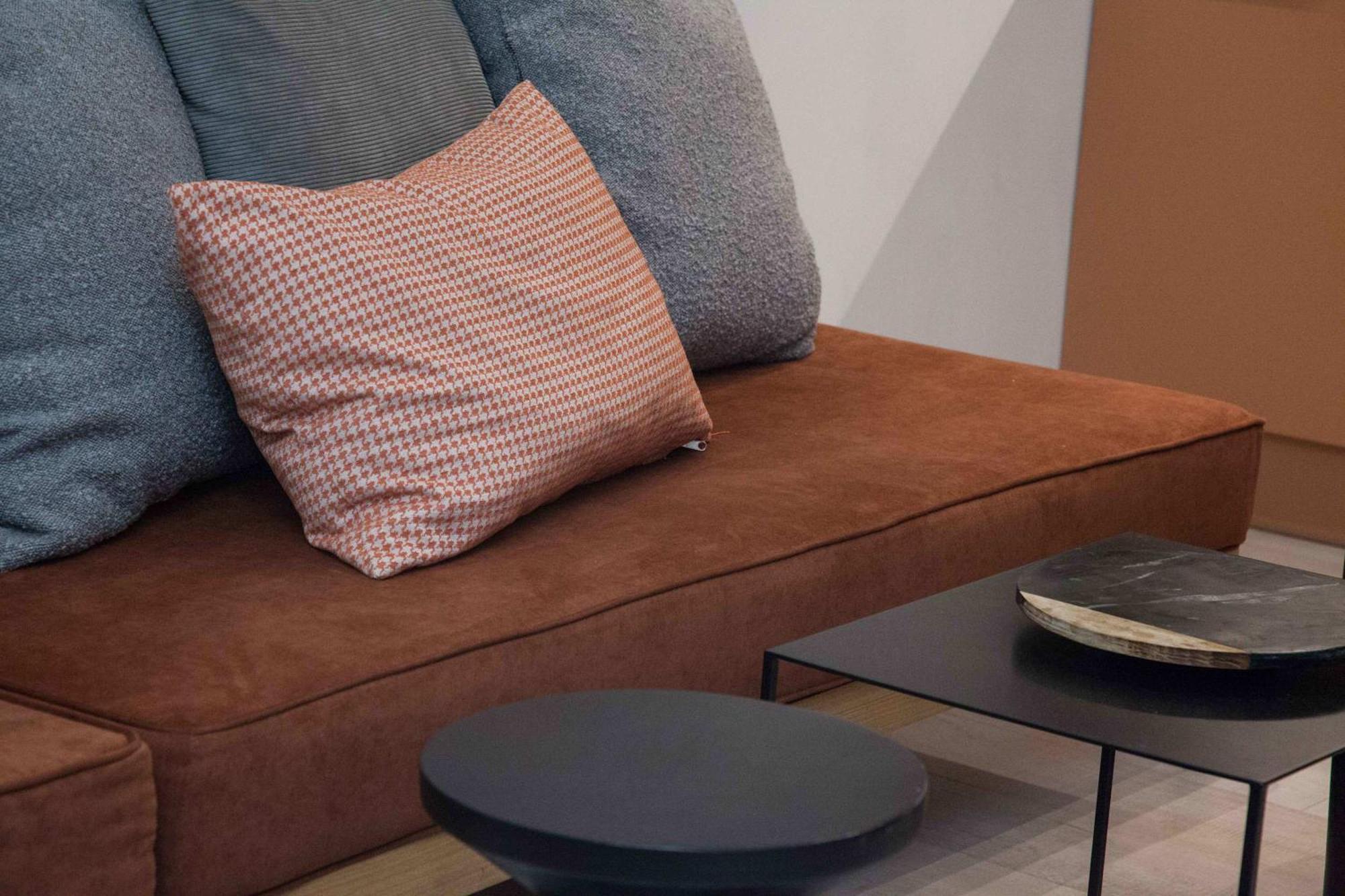 Lovely Brand New Near Victoria Metro Atene