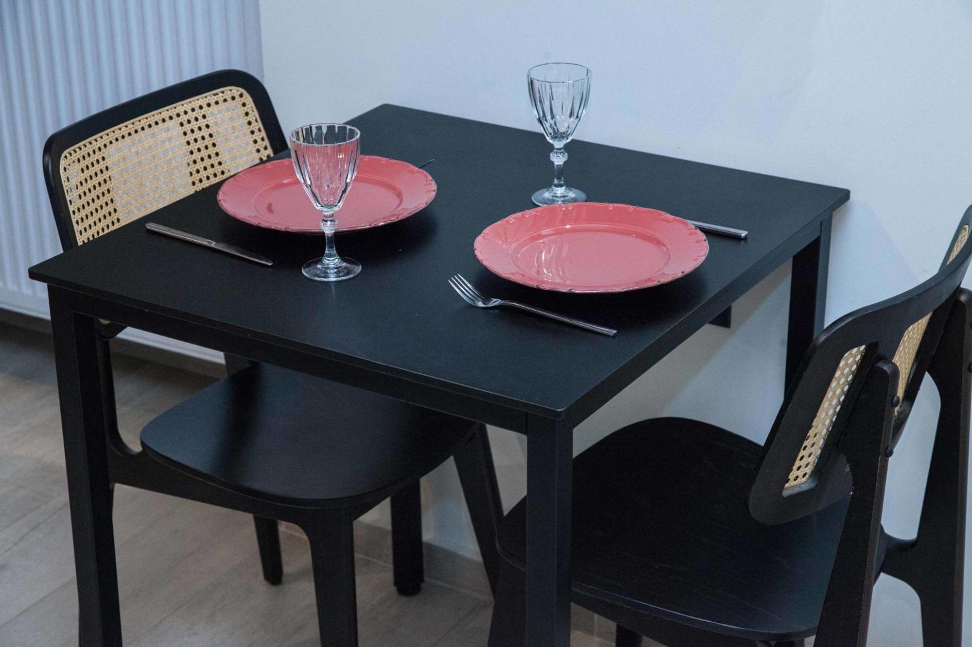 Lovely Brand New Near Victoria Metro * Athens
