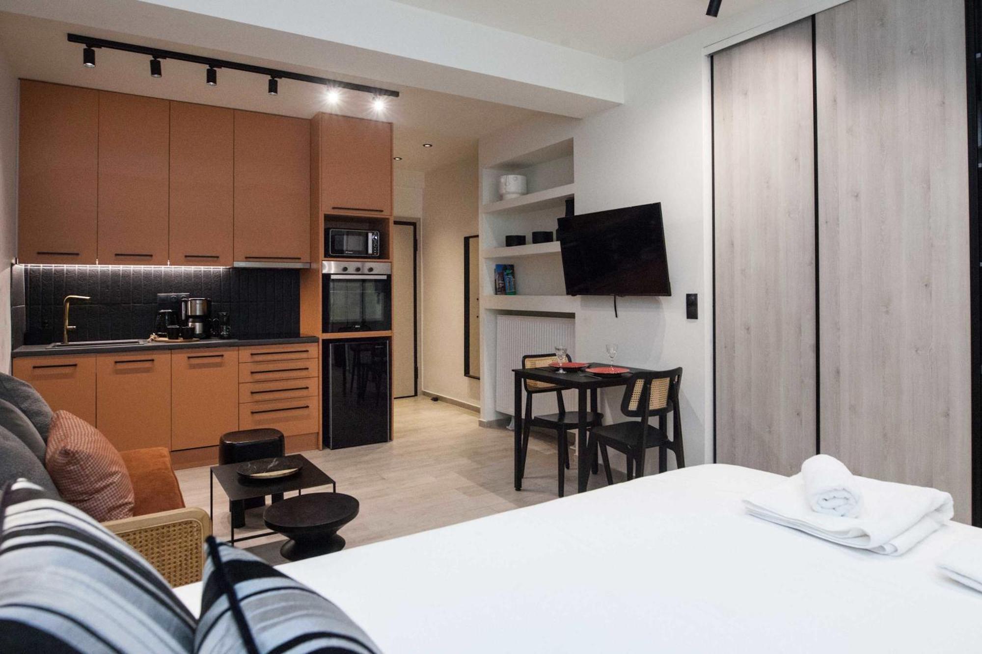 Lovely Brand New Near Victoria Metro Apartment